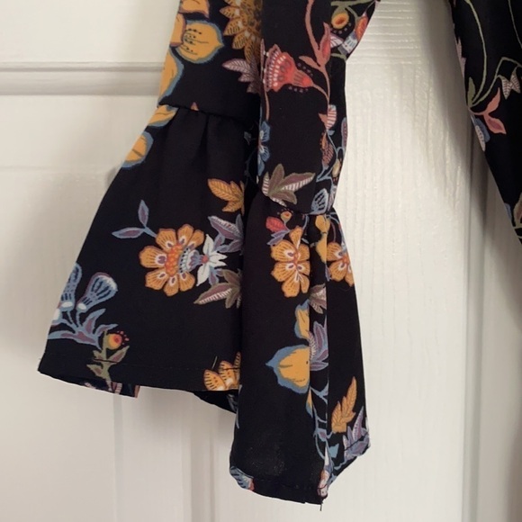 One clothing Floral and flirty dress. - Picture 4 of 7
